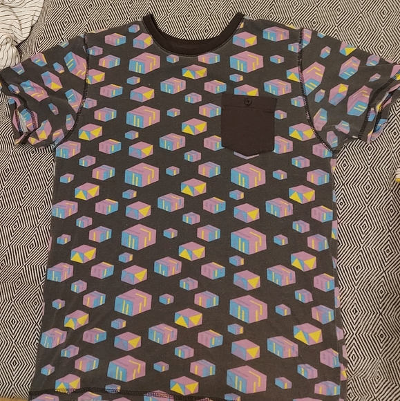 Tee - Picture 1 of 1